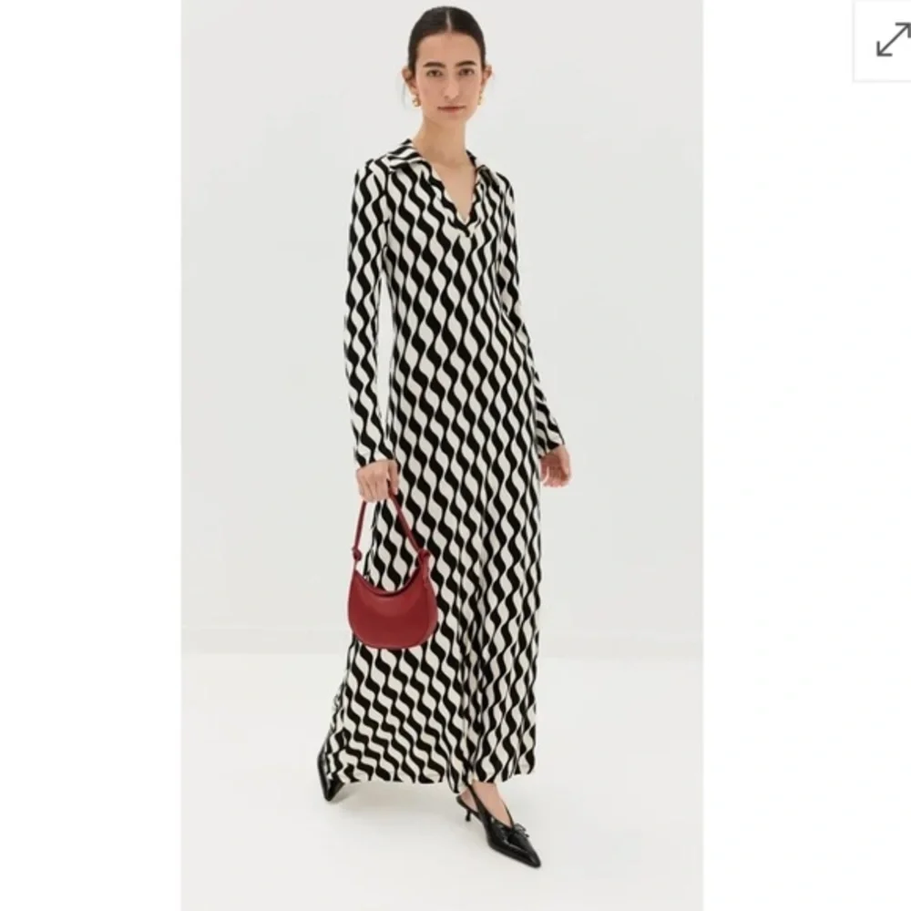Rixo Dress Tillie Maxi Jersey Collar in Mono Wave Black White - Picture 1 of 7